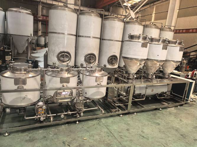平阳数控啤酒设备多少钱一套？新手开精酿酒吧能直接上手吗